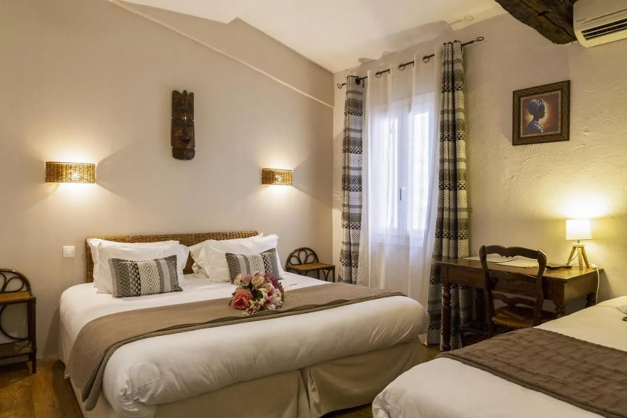 ***  Hotel Boquier France