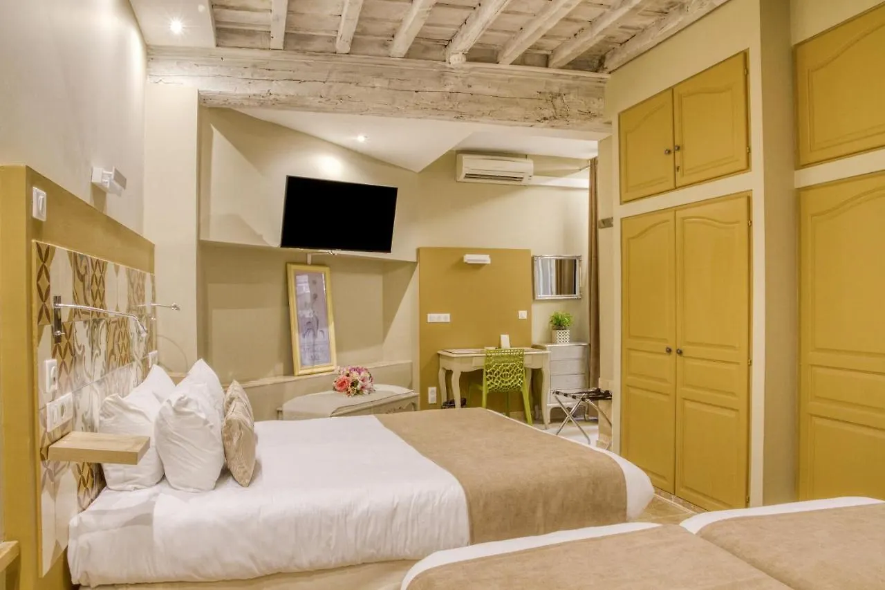 ***  Hotel Boquier France